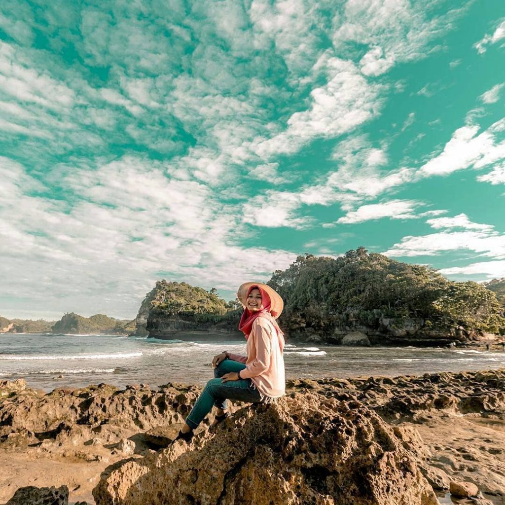 7 Wisata Pantai Yang Indah Di Malang Pariwisataku